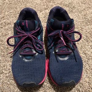 Brooks Women's Navy and Pink Athletic Shoes sz 11